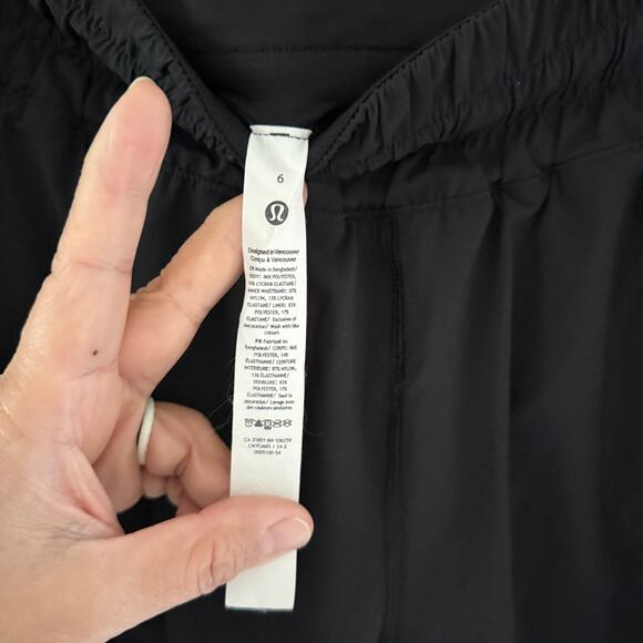 Lululemon Tracker Short V in black - Picture 5 of 8